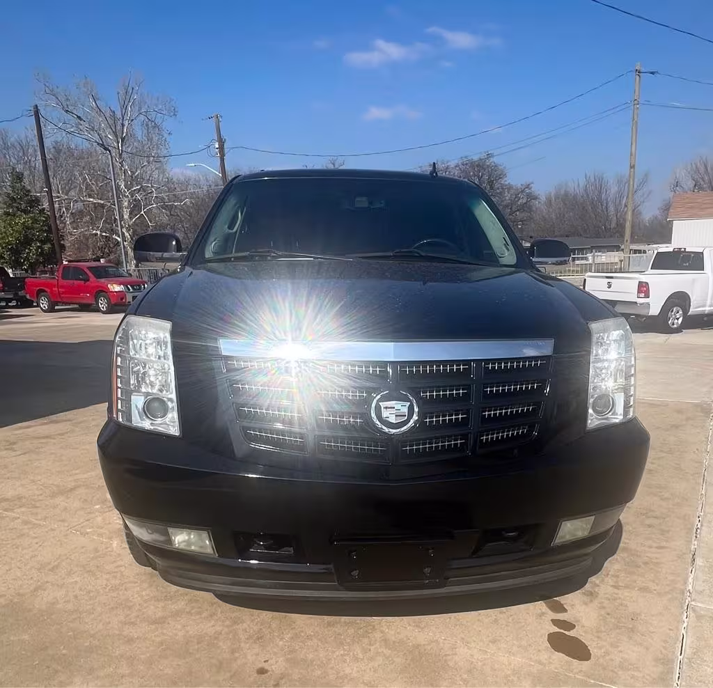 2010 Cadillac Escalade - 1GYUCBEF4AR288713 - Image #5