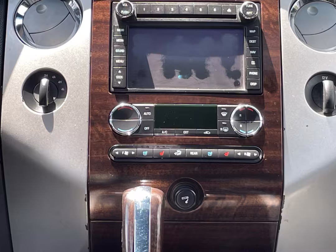 2010 Ford Expedition - 1FMJK2A51AEB08146 - Image #9