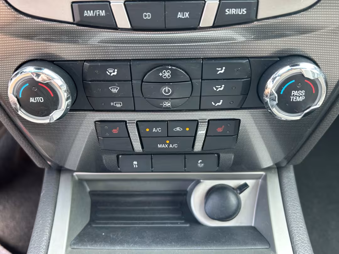 2010 Ford Fusion - 3FAHP0JA5AR378747 - Image #11
