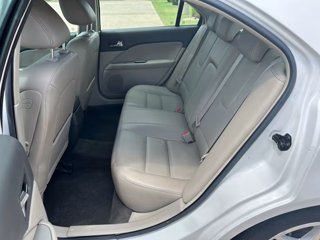 2010 Ford Fusion - 3FAHP0JA5AR378747 - Image #16