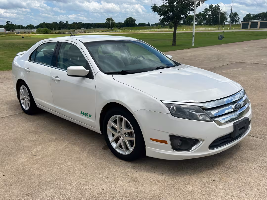 2010 Ford Fusion - 3FAHP0JA5AR378747 - Image #2