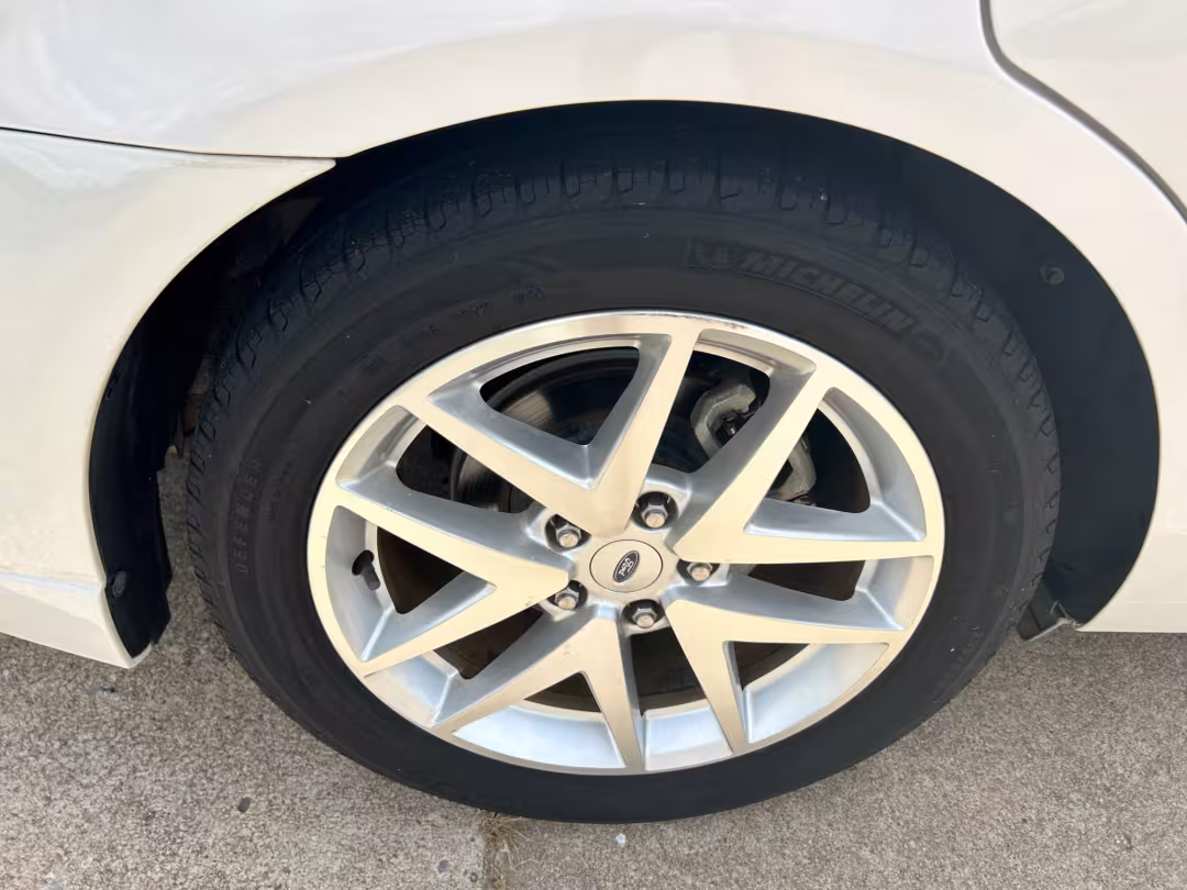 2010 Ford Fusion - 3FAHP0JA5AR378747 - Image #28