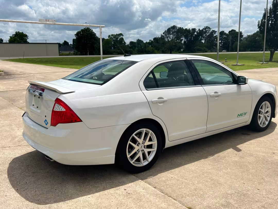 2010 Ford Fusion - 3FAHP0JA5AR378747 - Image #4