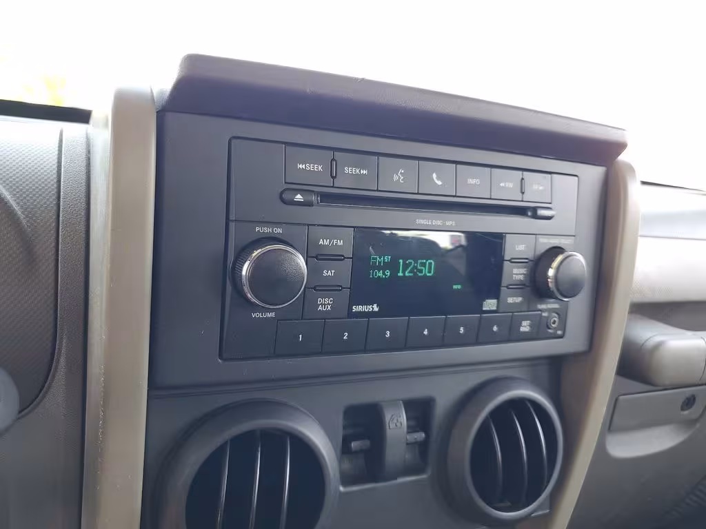 2010 Jeep Wrangler - 1J4BA6D15AL137117 - Image #16