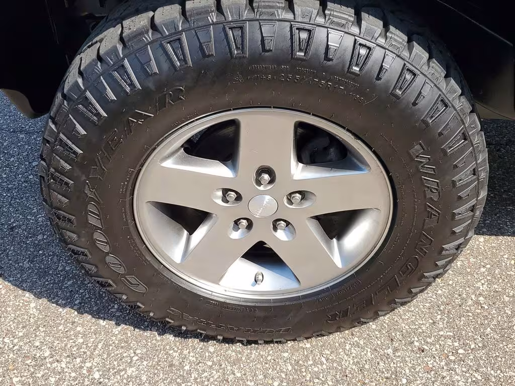 2010 Jeep Wrangler - 1J4BA6D15AL137117 - Image #5