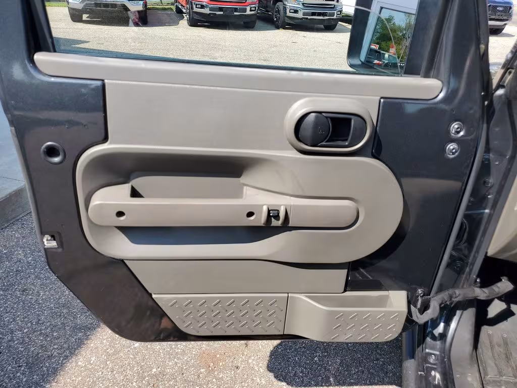 2010 Jeep Wrangler - 1J4BA6D15AL137117 - Image #7