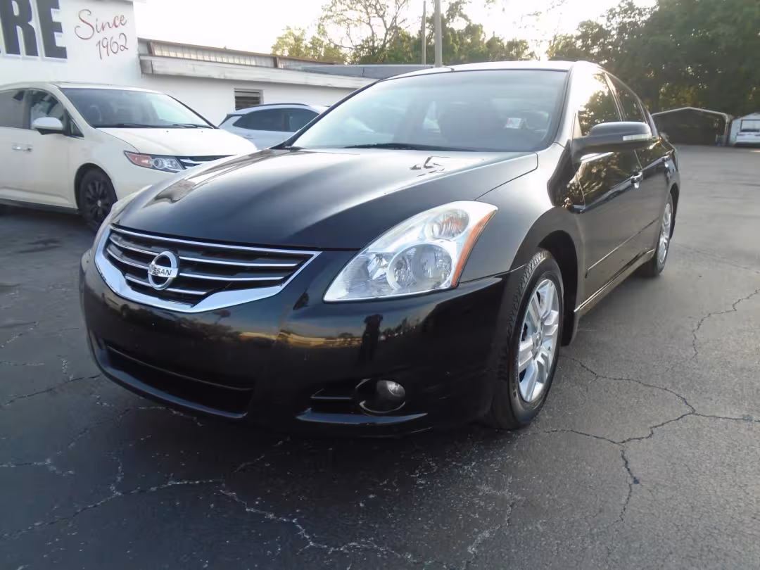 2010 Nissan Altima - 1N4AL2AP7AC136411 - Image #2