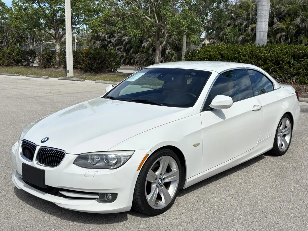2011 BMW 328 - WBADW7C54BE545816 - Image #2