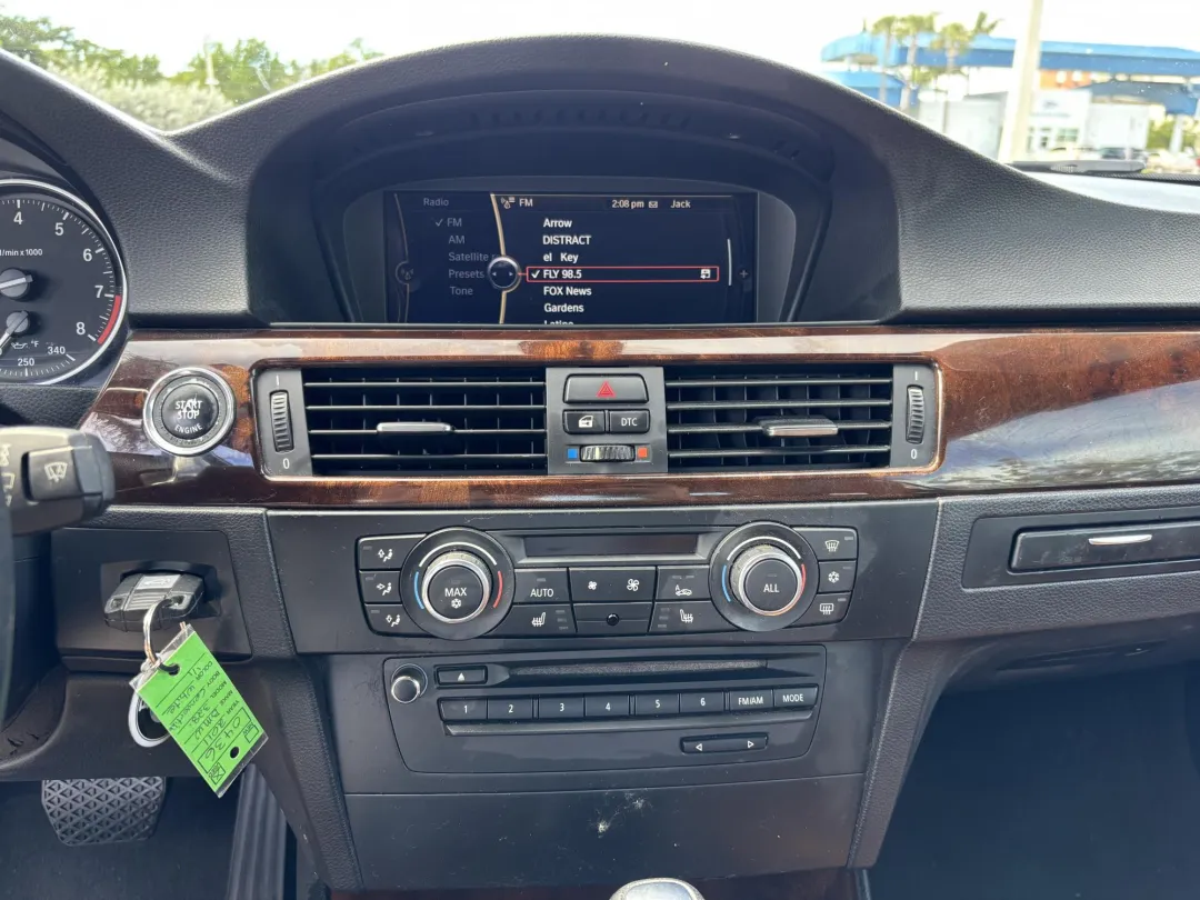 2011 BMW 328 - WBADW7C54BE545816 - Image #32