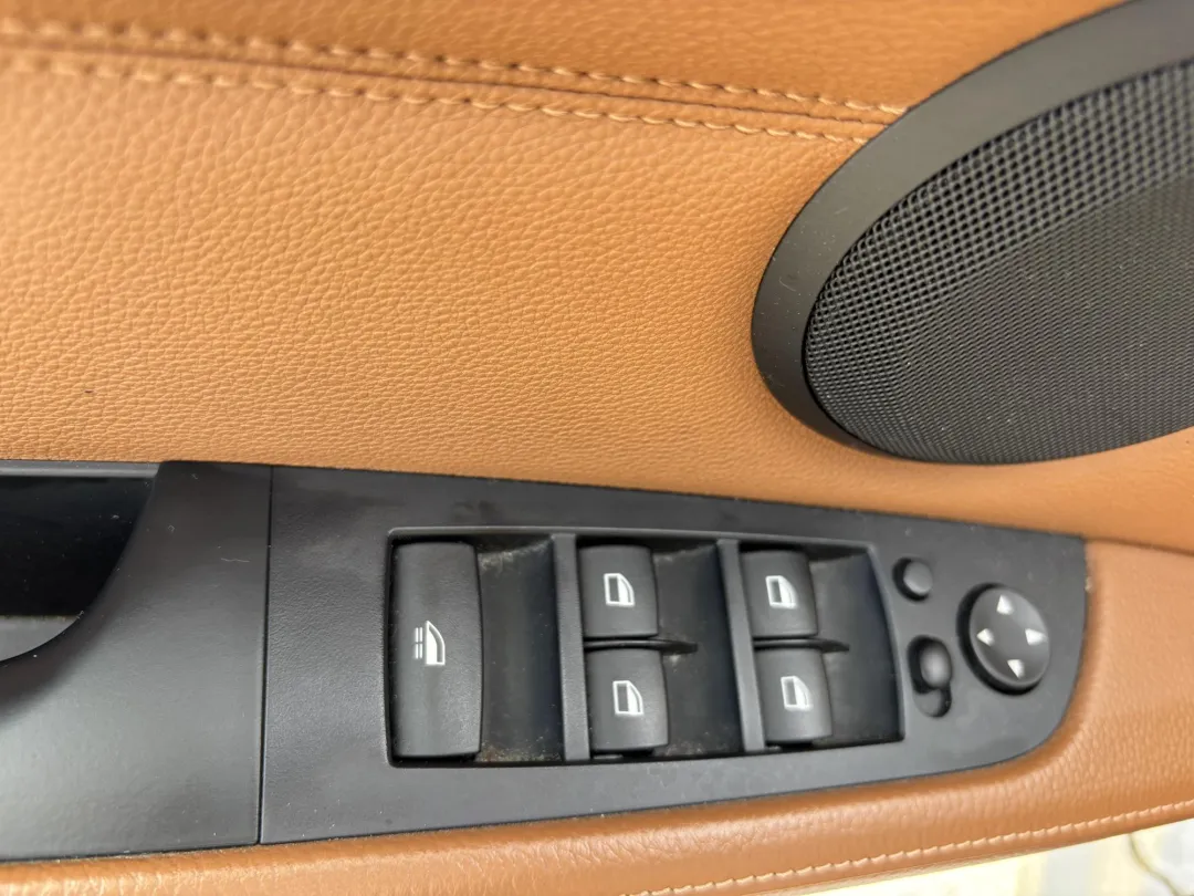 2011 BMW 328 - WBADW7C54BE545816 - Image #39