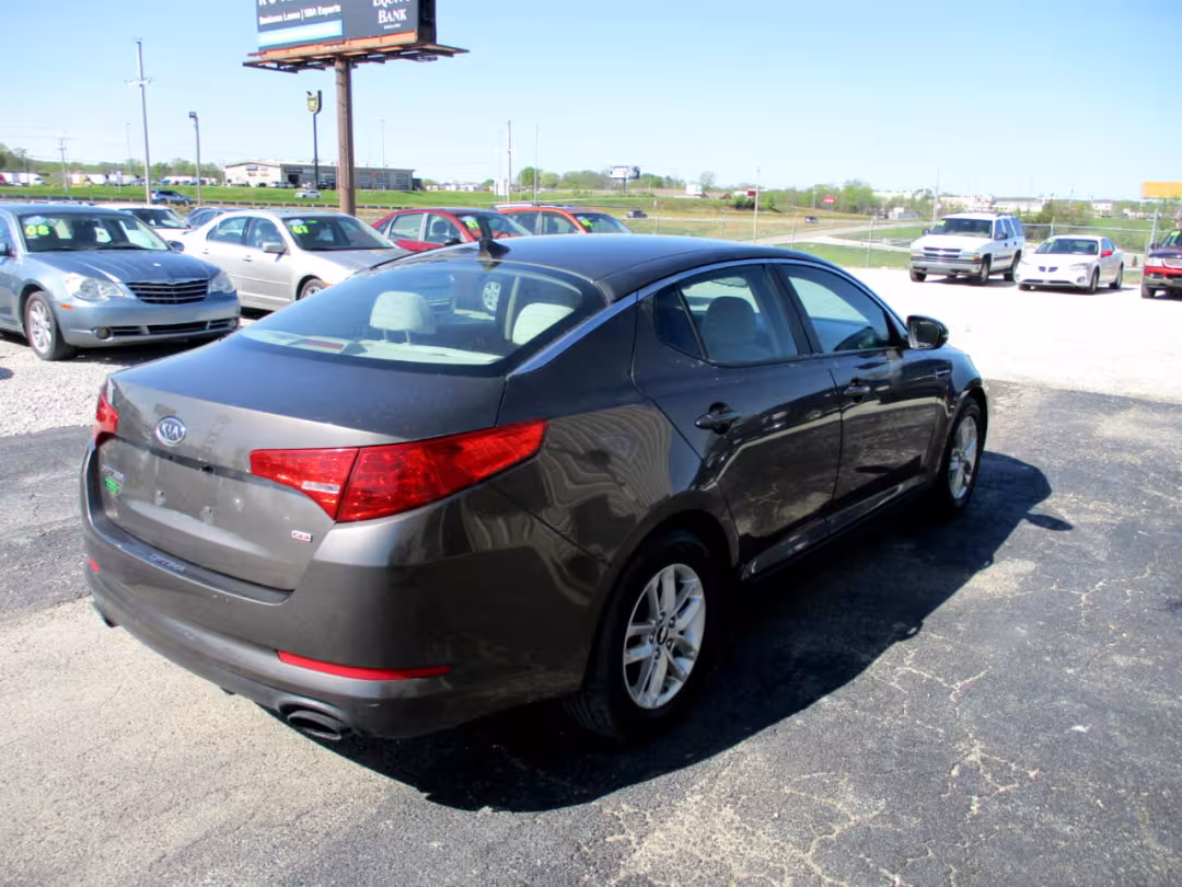 2011 Kia Optima - KNAGM4A75B5188331 - Image #5