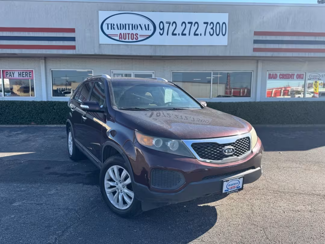 2011 Kia Sorento - 5XYKT4A23BG050038 - Image #2