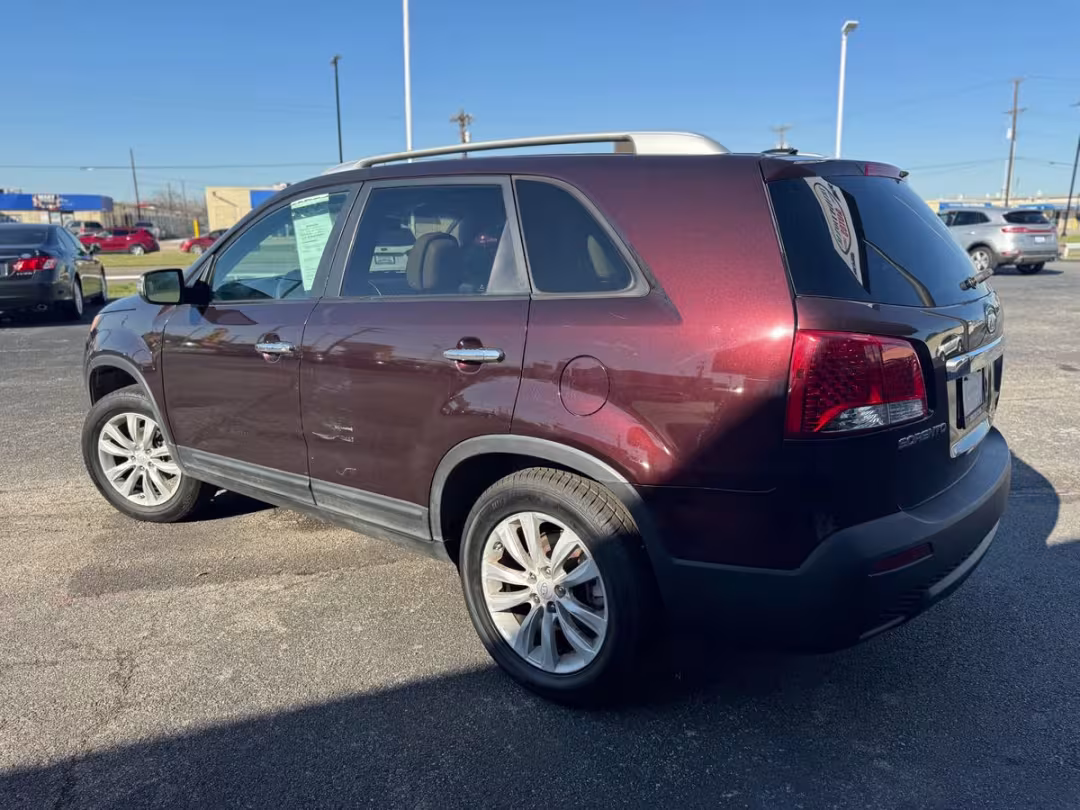 2011 Kia Sorento - 5XYKT4A23BG050038 - Image #6