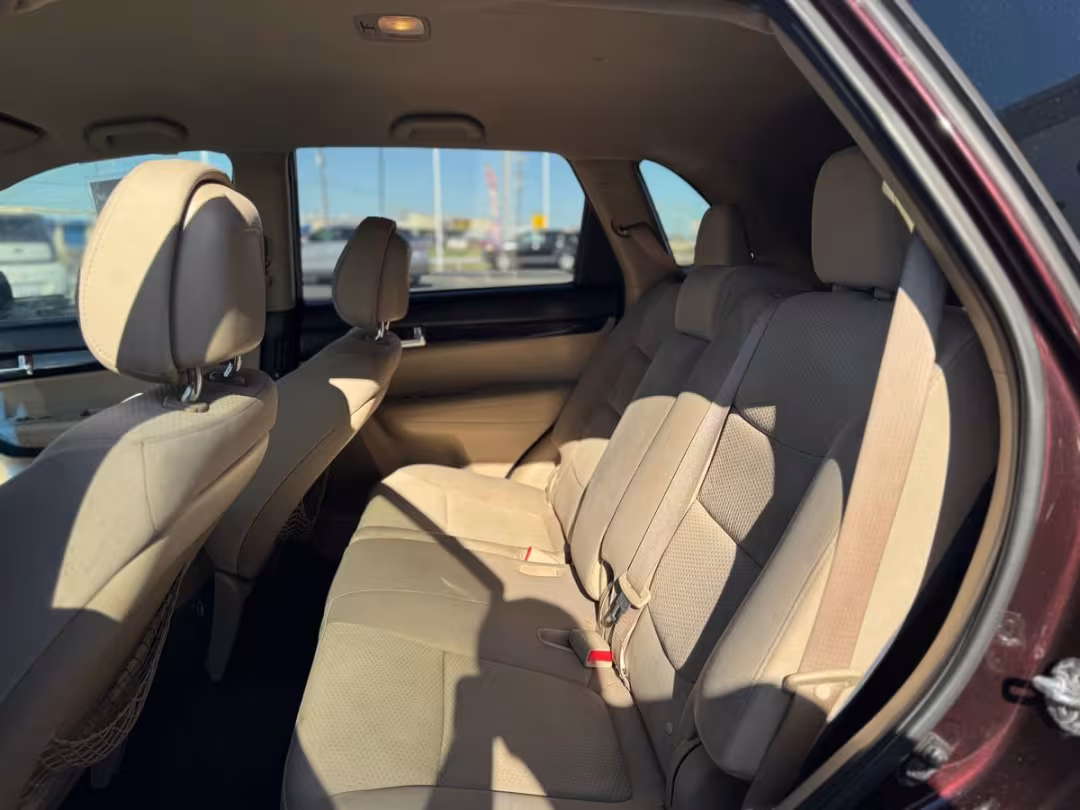 2011 Kia Sorento - 5XYKT4A23BG050038 - Image #7