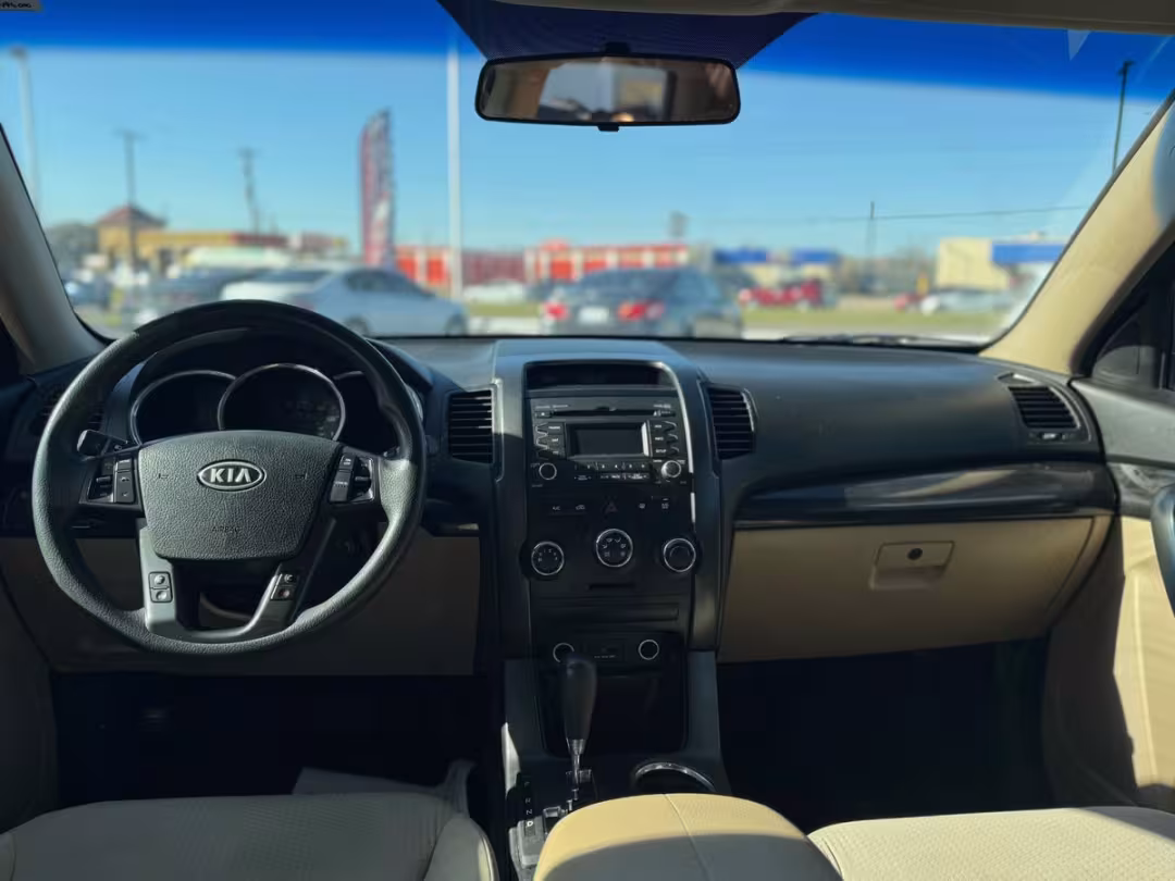 2011 Kia Sorento - 5XYKT4A23BG050038 - Image #8