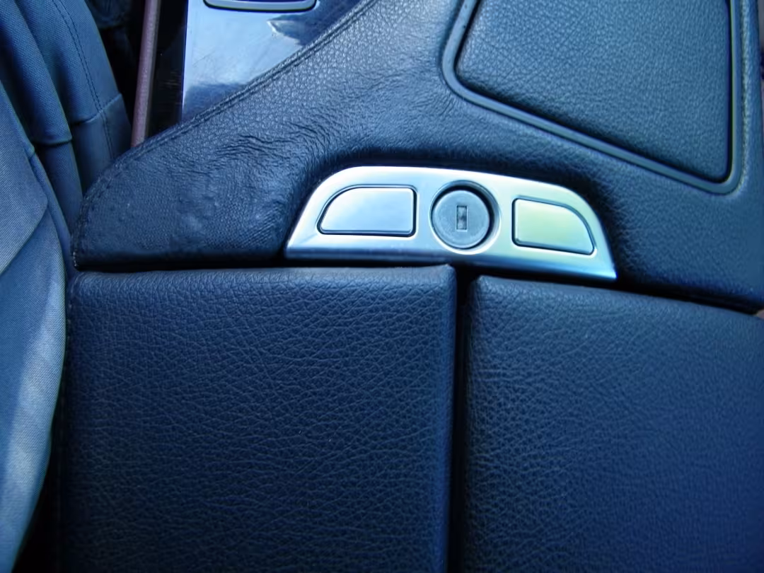 2012 BMW 6-Series - WBALW7C58CDX58187 - Image #24