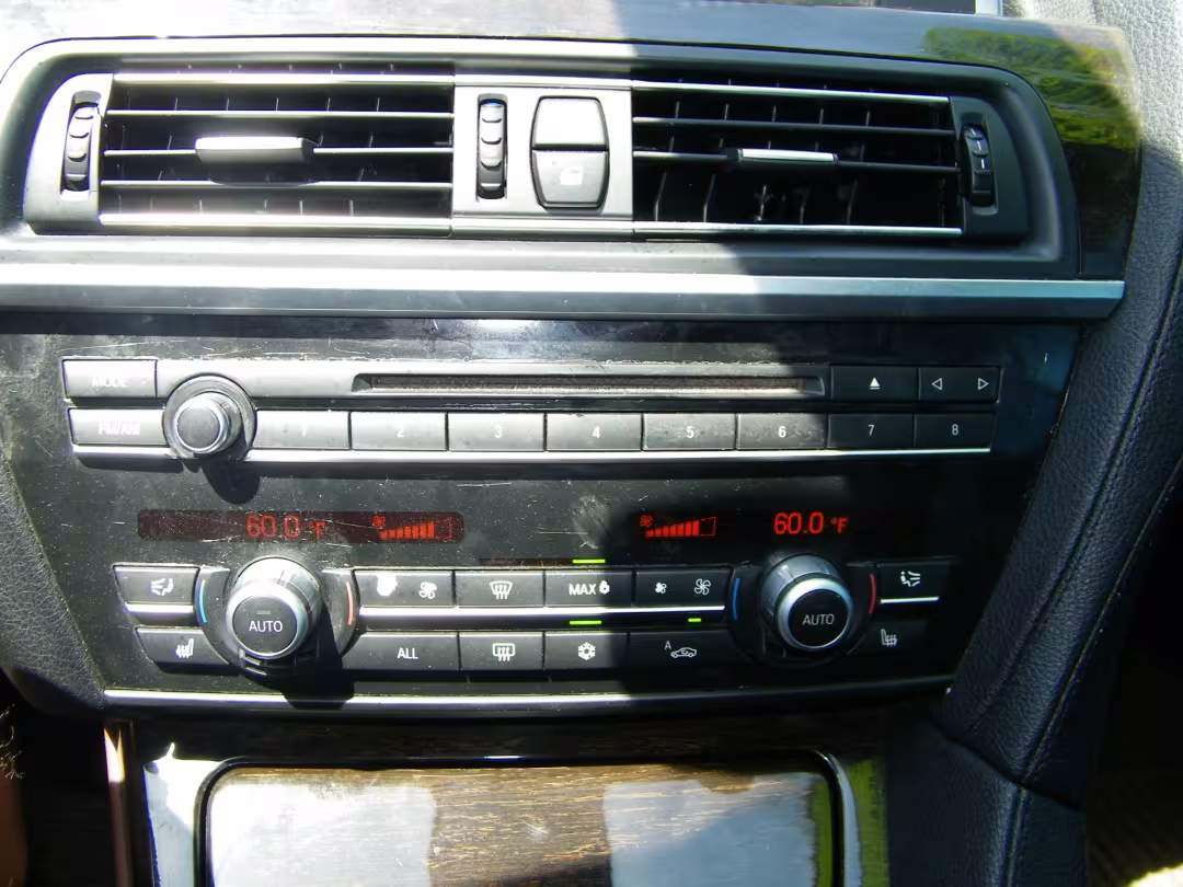 2012 BMW 6-Series - WBALW7C58CDX58187 - Image #26