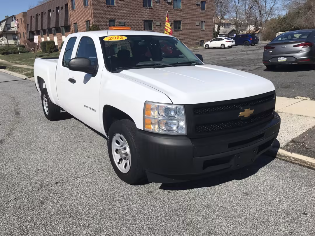 2012 Chevrolet Silverado 1500 - 1GCRCPEAXCZ275139 - Image #2