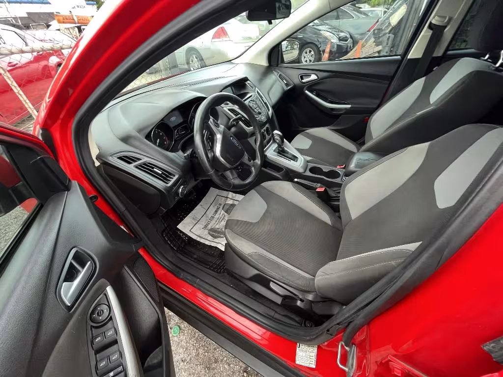 2012 Ford Focus - 1FAHP3K25CL119508 - Image #3
