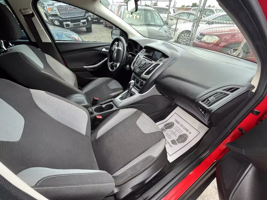 2012 Ford Focus - 1FAHP3K25CL119508 - Image #4