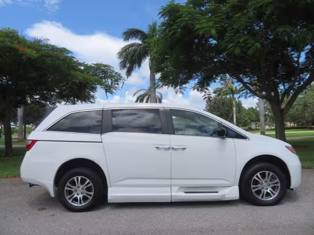 2012 Honda Odyssey - 5FNRL5H41CB008987 - Image #2
