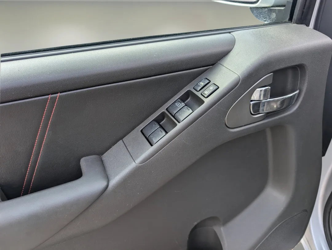 2012 Nissan Frontier - 1N6AD0EV9CC401625 - Image #9