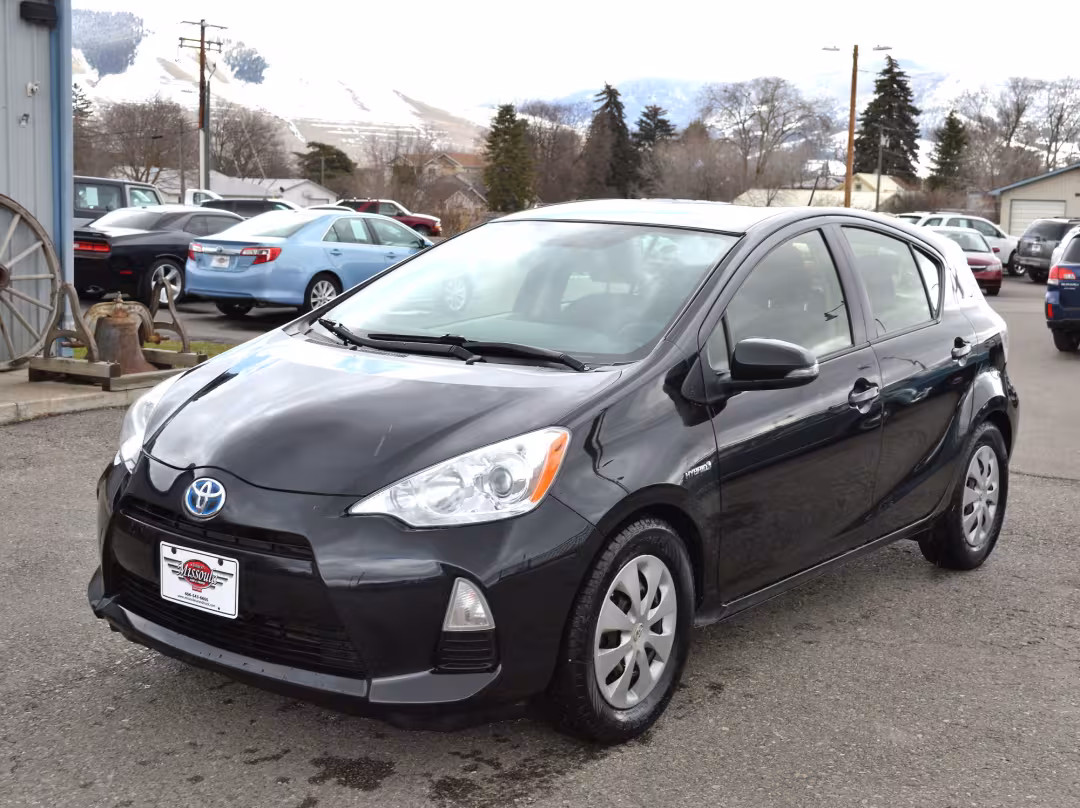 2012 Toyota Prius c - JTDKDTB31C1519269 - Image #1