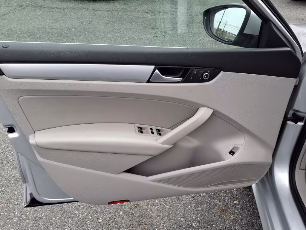 2012 Volkswagen Passat - 1VWBP7A35CC074102 - Image #10