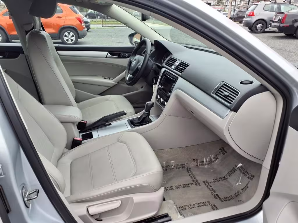 2012 Volkswagen Passat - 1VWBP7A35CC074102 - Image #17