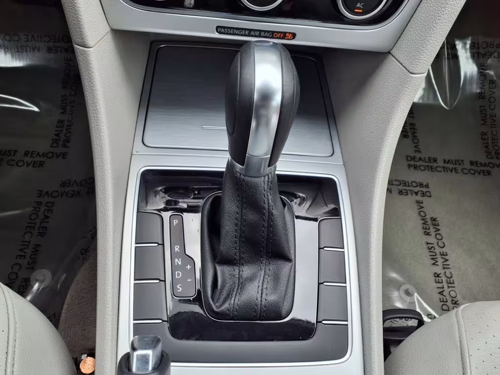 2012 Volkswagen Passat - 1VWBP7A35CC074102 - Image #18