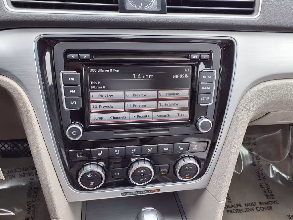 2012 Volkswagen Passat - 1VWBP7A35CC074102 - Image #19