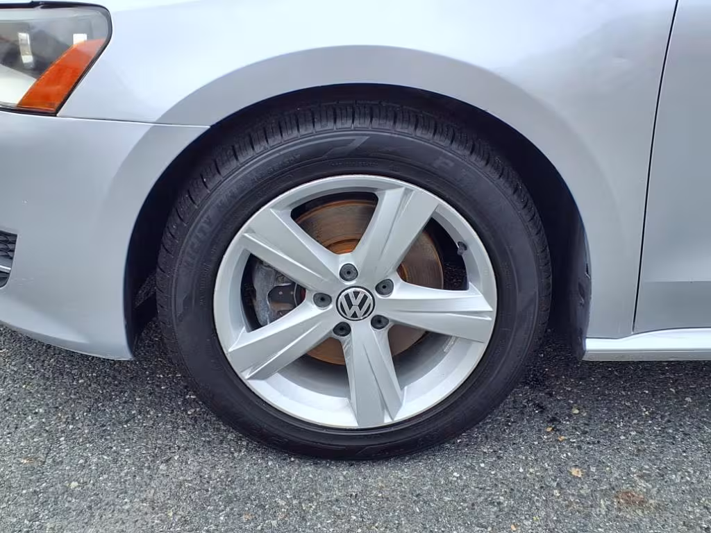 2012 Volkswagen Passat - 1VWBP7A35CC074102 - Image #9