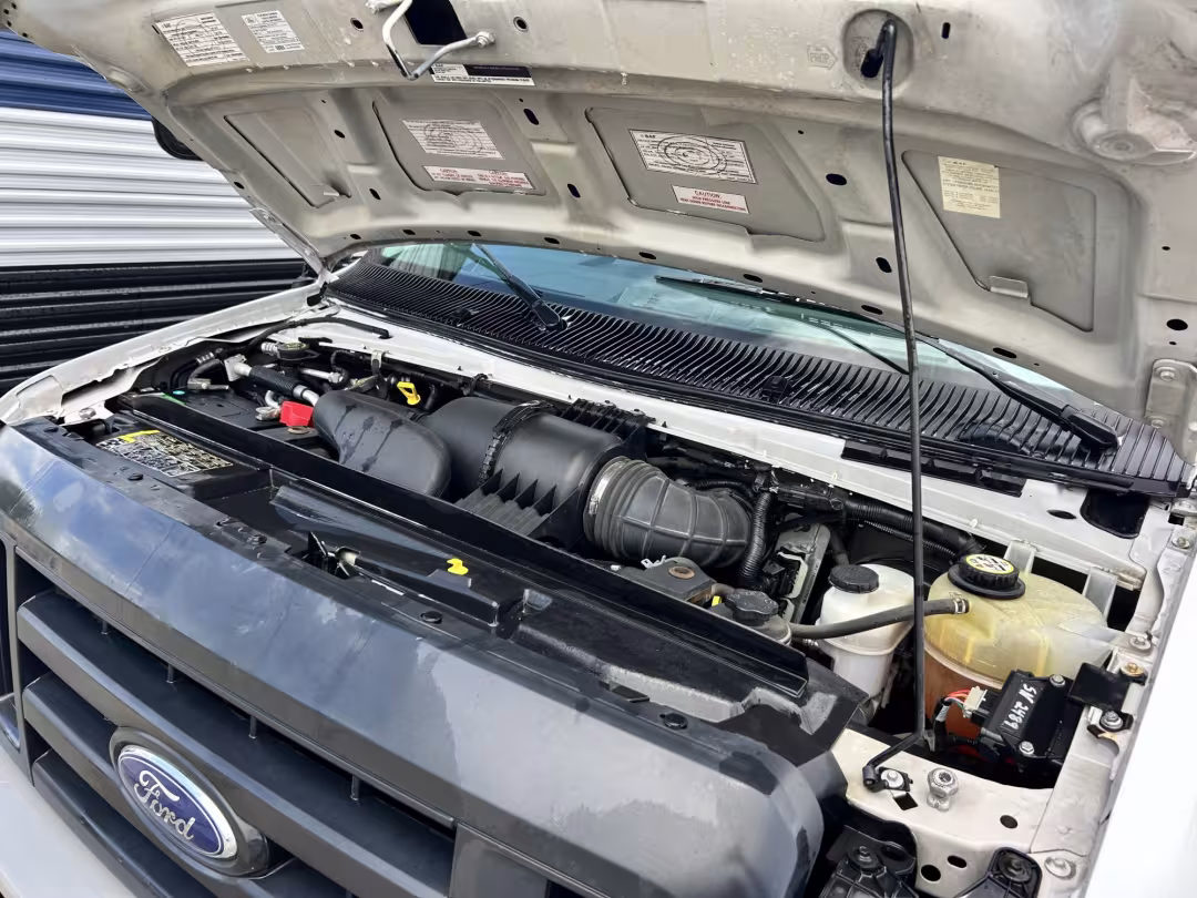 2013 Ford E-Series Wagon - 1FBSS3BL9DDB34777 - Image #17