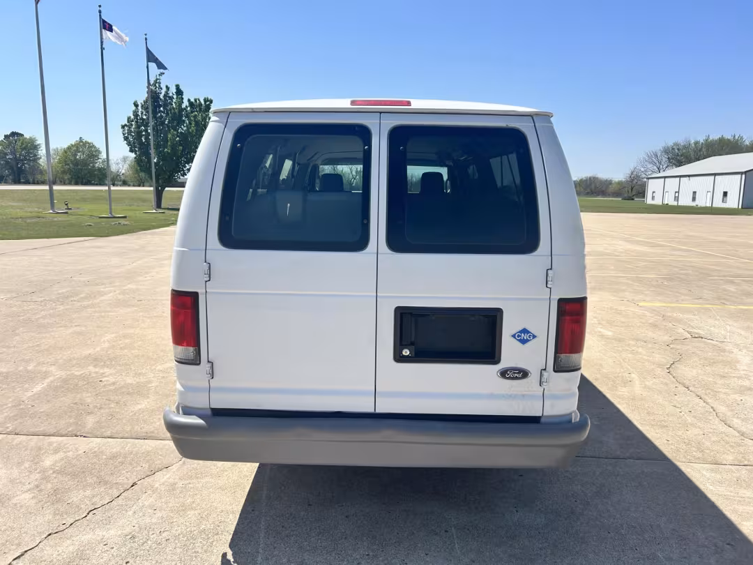 2013 Ford E-Series Wagon - 1FBSS3BL9DDB34777 - Image #4