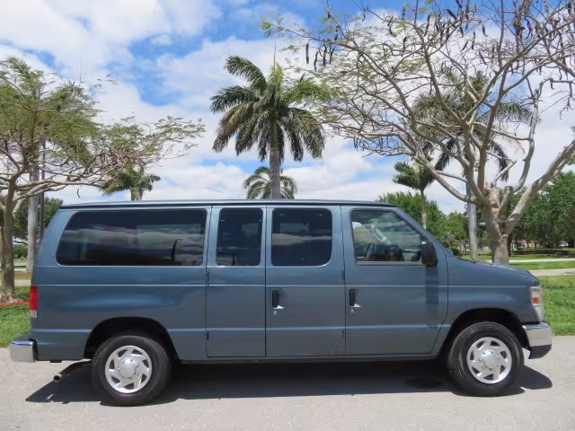 2013 Ford E-Series Wagon - 1FMNE1BW4DDA21863 - Image #3