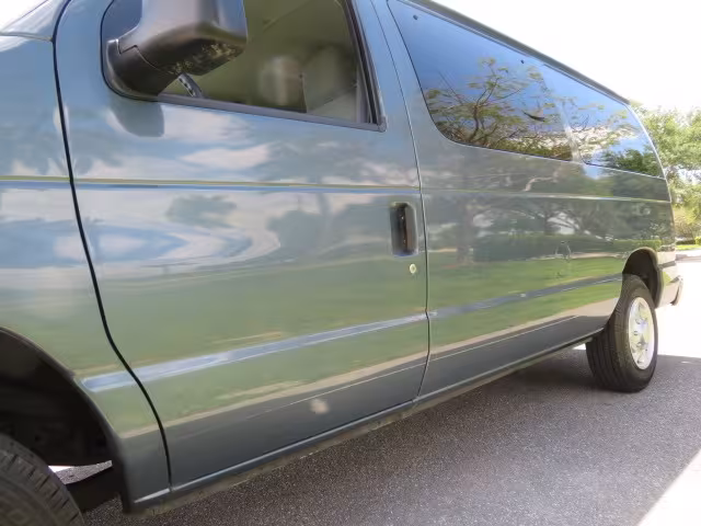 2013 Ford E-Series Wagon - 1FMNE1BW4DDA21863 - Image #32