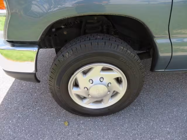 2013 Ford E-Series Wagon - 1FMNE1BW4DDA21863 - Image #33