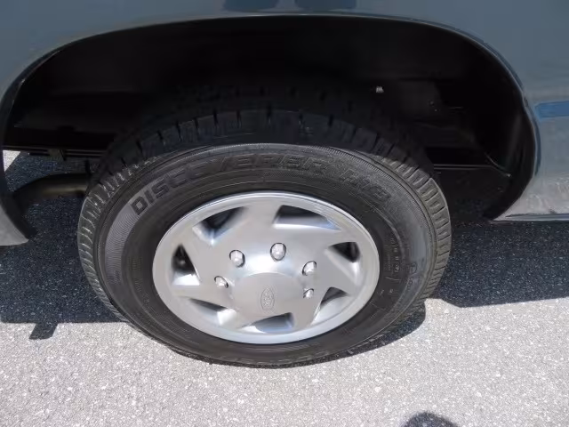 2013 Ford E-Series Wagon - 1FMNE1BW4DDA21863 - Image #35