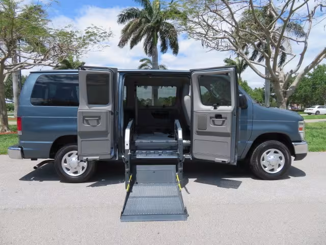 2013 Ford E-Series Wagon - 1FMNE1BW4DDA21863 - Image #37