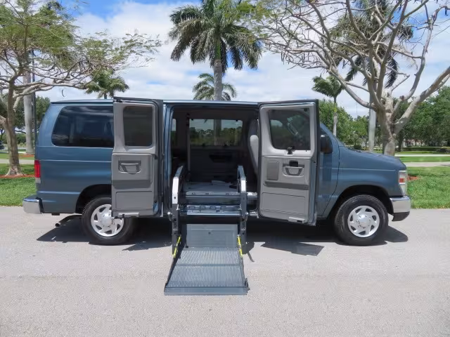 2013 Ford E-Series Wagon - 1FMNE1BW4DDA21863 - Image #39