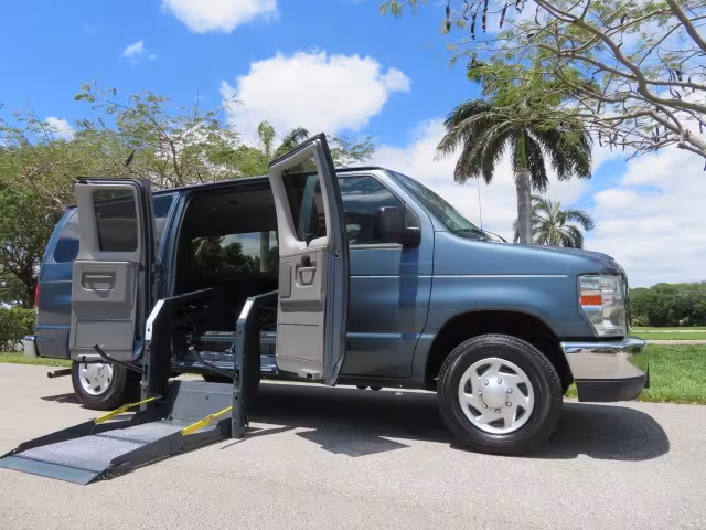 2013 Ford E-Series Wagon - 1FMNE1BW4DDA21863 - Image #40