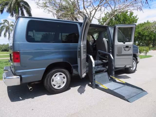 2013 Ford E-Series Wagon - 1FMNE1BW4DDA21863 - Image #43