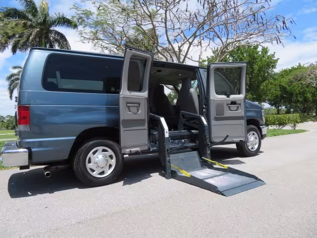 2013 Ford E-Series Wagon - 1FMNE1BW4DDA21863 - Image #44