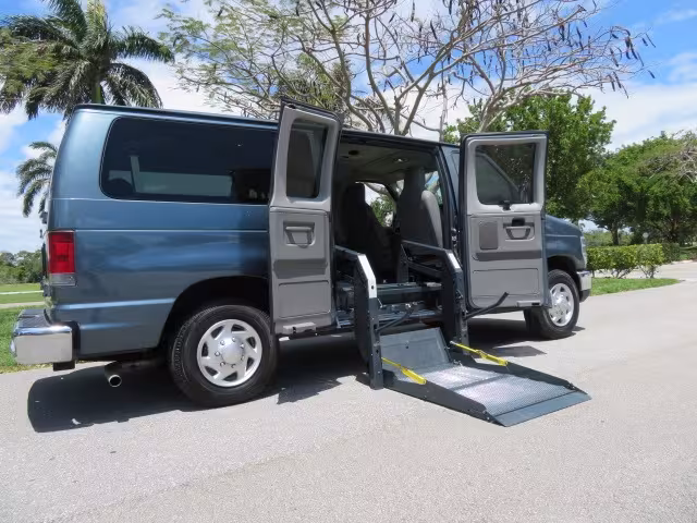 2013 Ford E-Series Wagon - 1FMNE1BW4DDA21863 - Image #45