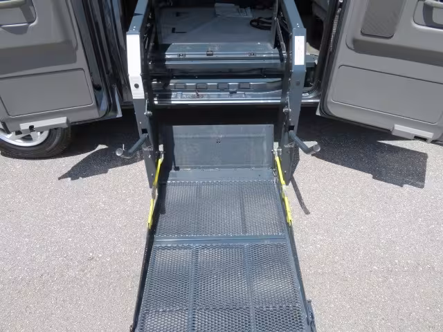 2013 Ford E-Series Wagon - 1FMNE1BW4DDA21863 - Image #47