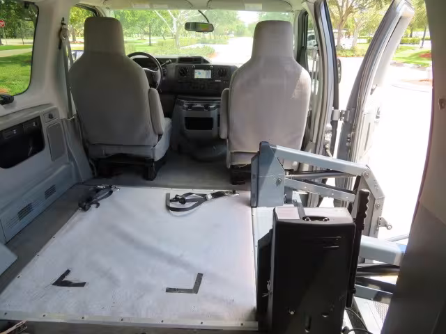 2013 Ford E-Series Wagon - 1FMNE1BW4DDA21863 - Image #54