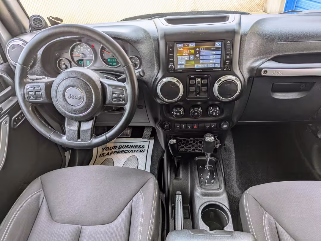 2013 Jeep Wrangler - 1C4BJWEG3DL592691 - Image #11
