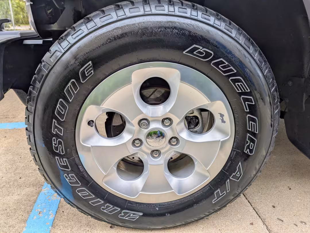 2013 Jeep Wrangler - 1C4BJWEG3DL592691 - Image #16