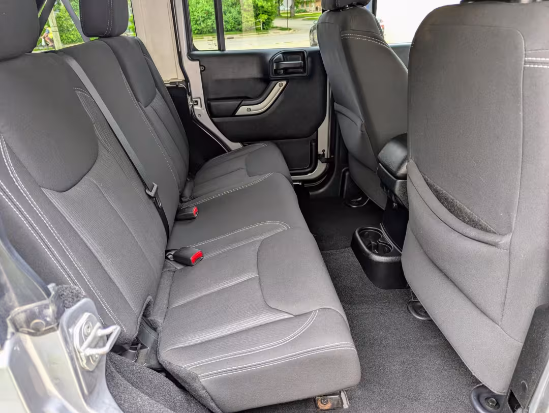 2013 Jeep Wrangler - 1C4BJWEG3DL592691 - Image #9