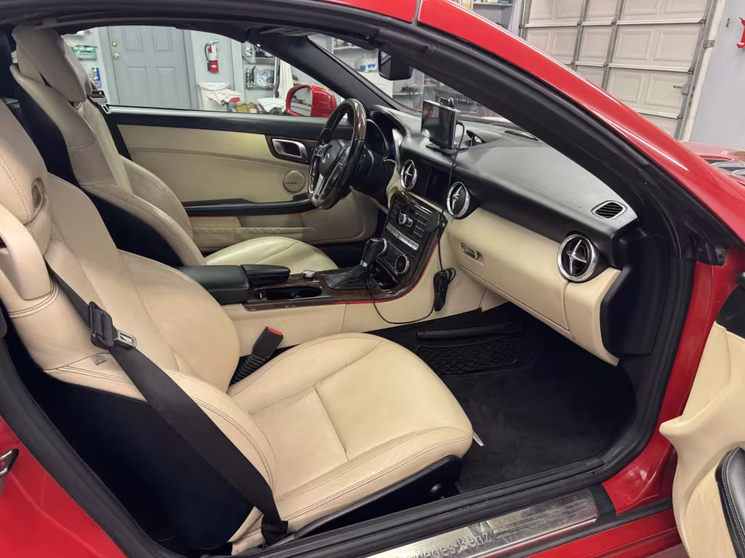 2013 Mercedes-Benz SLK - WDDPK5HA7DF057288 - Image #16